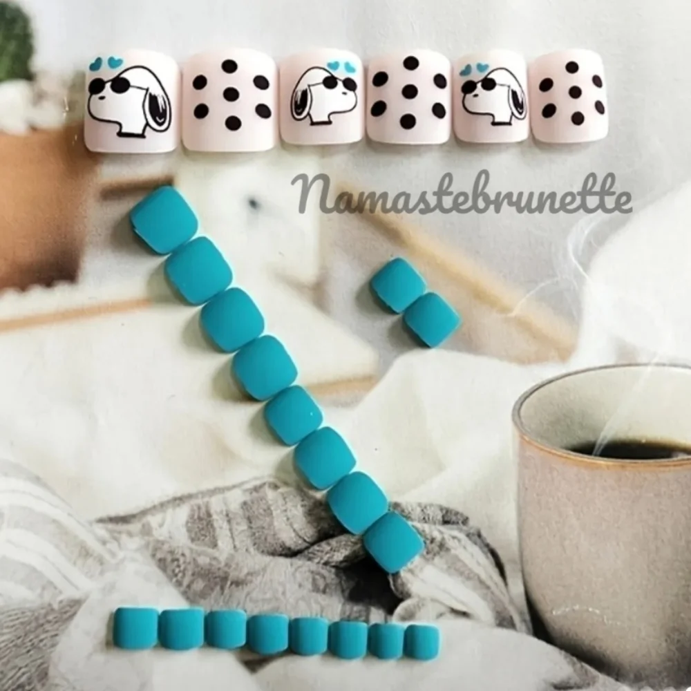 2/$16 Snoopy Press on Toenails
